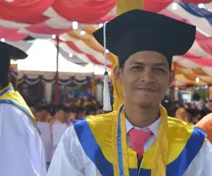 Selamat Atas Wisudanya Hasyim Muhamzah, S.I.Kom