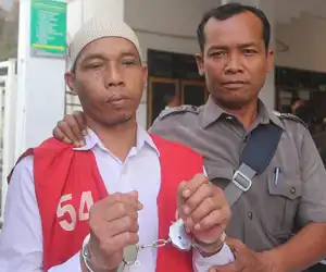 Mawar Minta Ayah Kandungnya di Hukum Mati