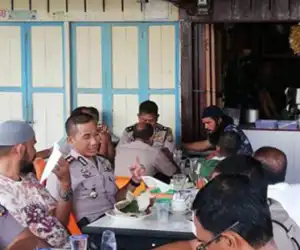 Kapolres Nagan Raya Ngopi Bersama Muspika dan Warga Seunagan Timur