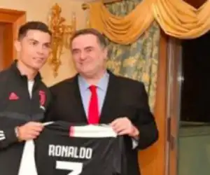 Berikan Baju Kepada Menlu Israel, Ronaldo Dikecam Pengguna Twitter