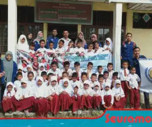 Mahasiswa Manajemen UTU Meulaboh Adakan Baksos Pendidikan di Woyla