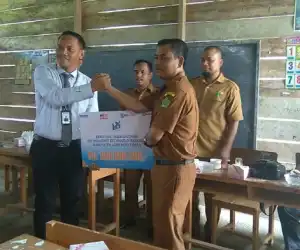 MIS Babahrot Abdya Terima Bantuan Dari BRI