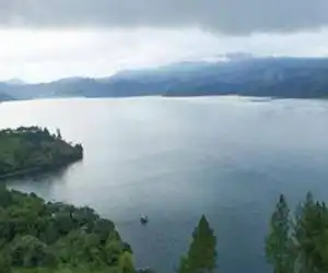 Warga Minta Pemkab Kelola Obyek Wisata Danau Laot Tadu