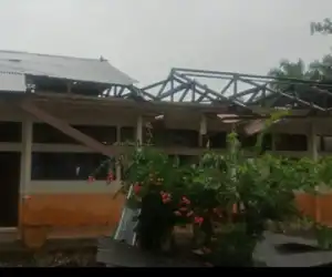 Angin Puting Beliung Rusak Rumah Warga dan Sekolah di Abdya