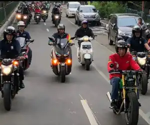 Ditilang Tak Nyalakan Lampu Motor, Mahasiswa: Kenapa Jokowi Tak Ditilang?
