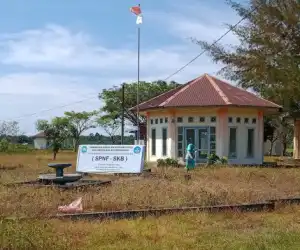 Komplek Gedung SKB Abdya Dipenuhi Rumput Liar