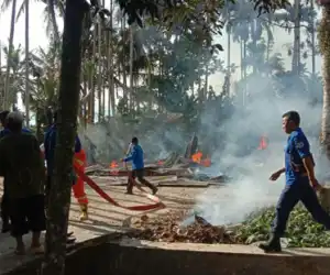 Dilalap Sijago Merah, Dua Rumah Warga Rata Dengan Tanah