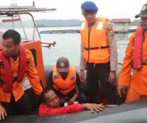 Nelayan Simeulue Yang Hilang Diterjang Badai Ditemukan