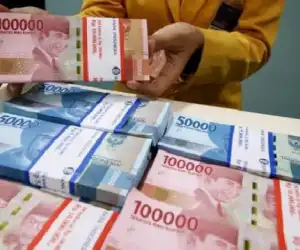 Ternyata Virus Corona Bisa Bertahan di Uang Kertas Hingga Beberapa Hari
