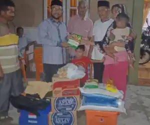 Wabup Abdya, Berikan Santunan Kepada Istri Pak Irwandi