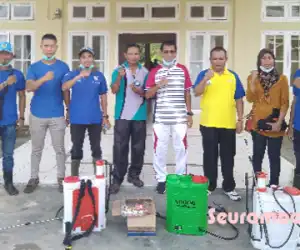 Cegah Covid 19, KNPI Simeulue Semprot Disinfektan di Masjid dan Kantor