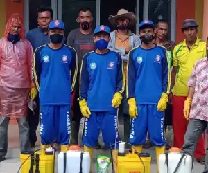 Cegah Covid-19, Gampong Tokoh II Abdya Semprot Disinfektan di Tempat Ibadah dan Rumah Warga