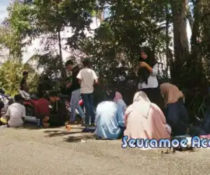 Forum Pemuda Aceh Prihatin Mahasiswa Nagan Raya Kuliah di Jalan