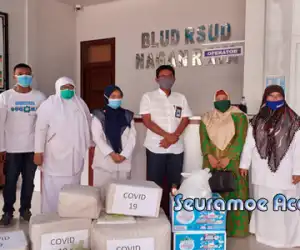 Hj. Puji Hartini Sumbang APD dan Suplemen Untuk Tenaga Medis RSUD SIM
