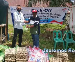 FIF Group Salurkan Bantuan Sembako kepada Warga Melalui PMI Aceh Barat