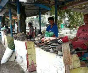 Tukang Sol Sepatu Meulaboh Aceh Barat Harapkan Bantuan Pemerintah