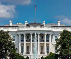 Corona Teror Gedung Putih, Pengawal Khusus Presiden Trump Terinfeksi