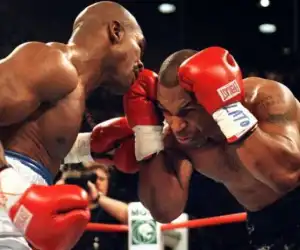 Si Leher Beton Mike Tyson Akan Kembali Naik Ring, Ini Calon Lawannya