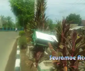 Miris! Di Nagan Raya Papan Bertuliskan Asmaulhusna Roboh Tak Terurus