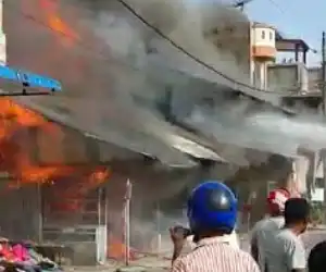 BREAKING NEWS - Sejumlah Rumah Terbakar di Meudang Ara Abdya