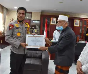 Kapolda Aceh Terima Penghargaan dari MPU