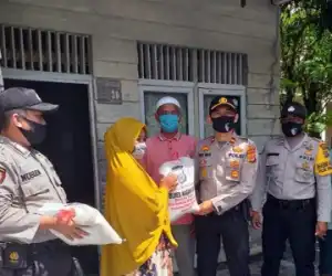Bantu Warga Terdampak COVID-19, Polres Nagan Raya Salurkan Sembako