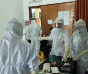 Puluhan Warga Lhokseumawe Lakukan Tes Swab Gratis