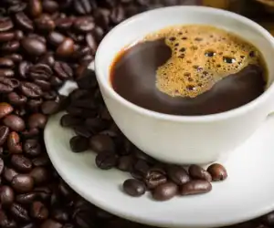 Empat Kebiasaan Minum Kopi yang Buruk Bagi Kesehatan Anda