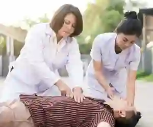 Beri Minum Pada Orang Pingsan Dapat Berakibat Fatal, Ini Penjelasannya