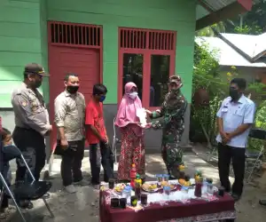 Didampingi Relawan, Dandim 0105 Aceh Barat Serahkan Rumah Layak Huni