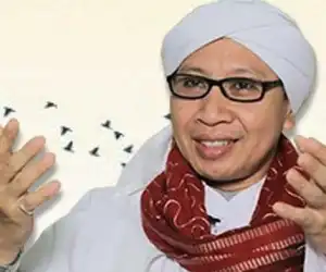 Merayakan Tahun Baru Masehi Termasuk Golongan Kafir, Berikut Ulasan Buya Yahya
