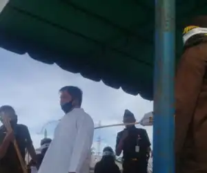 Enam Pelanggar Syariat Islam di Simeulue Jalani Hukuman Cambuk