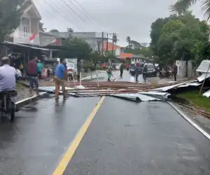 Badai Terjang Abdya, 3 Atap Ruko milik Warga Terbawa Angin