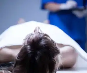 Wanita Disebut Telah Meninggal dan di Kuburkan Datang ke Kantor Polisi