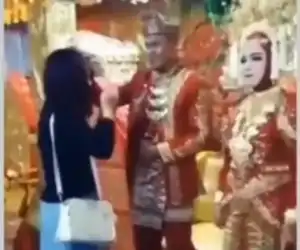 Mantan Datang Kepernikahan, Perlakuan Pengantin Wanita Jadi Sorotan Hingga Viral