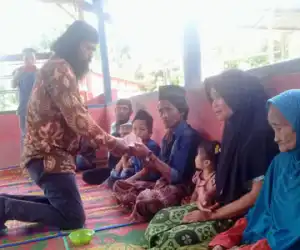 Satu Keluarga Asal Nias Sumatera Utara Masuk Islam di Nagan Raya