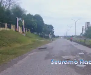 Jalan di Pusat Komplek Pemerintahan Nagan Raya Berlobang