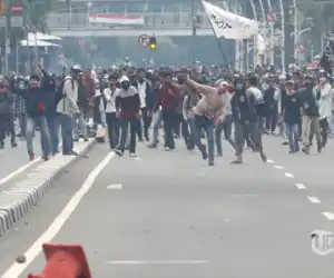 Aksi Demo Berujung Ricuh, Polisi: FPI Tolong Bantu, Kita Kerja Sama