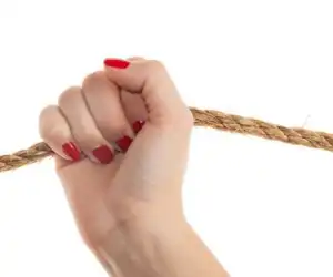 Anda Sering Lupa? Ternyata Mengepal Tangan Dapat Membantu Mengingat