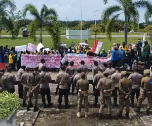 Tolak UU Ciptaker, Ratusan Mahasiswa Aceh Jaya Gelar Aksi Unjuk Rasa