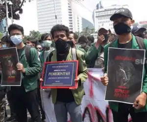 Enam Tahun Berkuasa, Ini Foto Piagam Kegagalan untuk Jokowi
