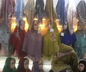 Jilbab Deenay Jadi Incaran Remaja Milenial Banda Aceh