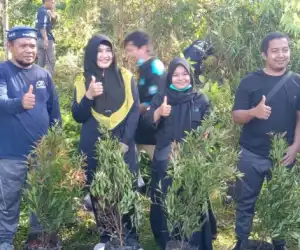 KSM Bineh Rimba Abdya Lakukan Penghijauan di Sepanjang DAS
