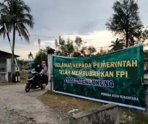 Di Abdya, Berkibar Spanduk Dukung Pemerintah Bubarkan FPI