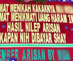 Viral! Video Tagih Hutang Arisan Rp1M dengan Cara Kirim Papan Bunga