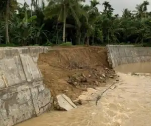 Belum Lama Selesai, Bangunan Senilai Rp 11 Miliar Ambruk dan Retak-Retak