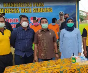 Kagura! Bocah ini di Nodai Ayah dan Abang Kandung Sendiri
