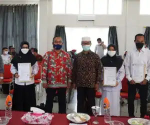 Abdya Kabupaten Pertama Serahkan SK Kenaikan Pangkat PNS di Lingkup BKN Aceh