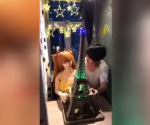 Kagura! Pria Ini Bertunangan Dengan Boneka Seks, Keluarga Merestui