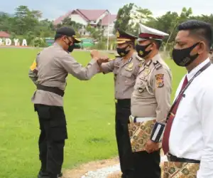 19 Personil Polres Abdya Terima Piagam Penghargaan dan 1 Perwira Naik Pangkat